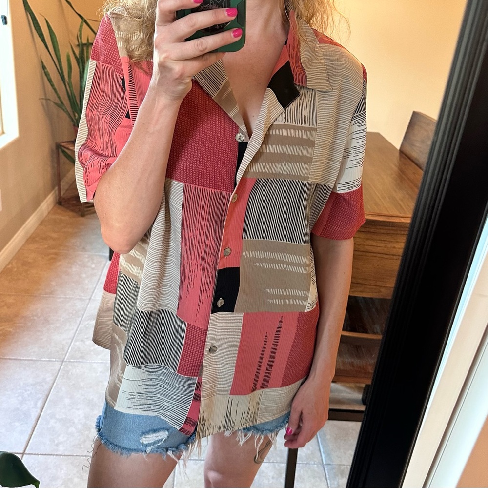 Women's Vintage 80s Short-Sleeve Button Blouse in Light Pink & Neutral Patchwork